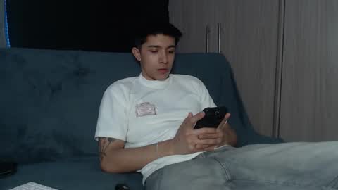 Snapshot of thesaint_xxx chatting on 10.20.25 thesaint_xxx online show from 10.20.25