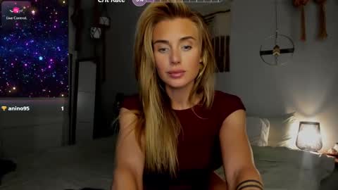 Selina Kyle online show from 01.06.25