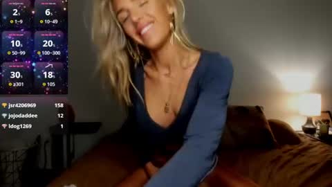 Snapshot of theselina_kyle chatting on 06.11.26 Selina Kyle online show from 06.11.26