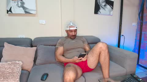 Snapshot of thestraightroom chatting on 03.25.26 thestraightroom online show from 03.25.26