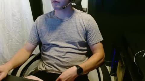 Snapshot of thestrokingvibingnerd chatting on 10.26.25 Chris online show from 10.26.25