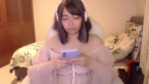 Snapshot of thetalkingbutt chatting on 03.12.25 Mai online show from 03.12.25