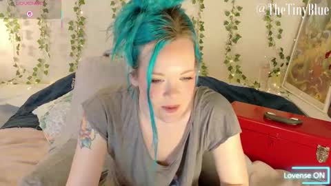 Snapshot of thetinyblue chatting on 03.03.26 Tiny Blue online show from 03.03.26