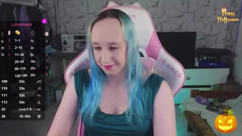 Snapshot of thetrixy chatting on 10.29.25 The Great And Powerful Trixie online show from 10.29.25