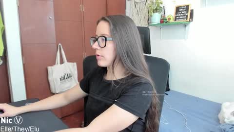 Nicole online show from 11.06.25