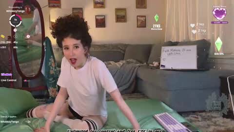 Snapshot of thewillownest chatting on 10.18.25 thewillownest online show from 10.18.25