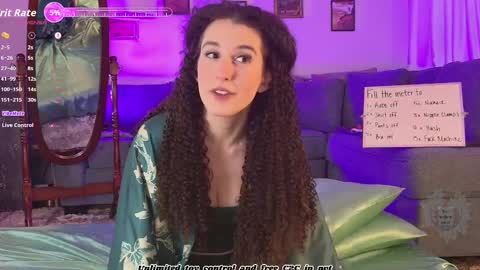 Snapshot of thewillownest chatting on 10.24.25 thewillownest online show from 10.24.25