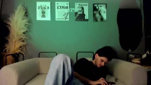 thiaan__ online show from 11.01.25