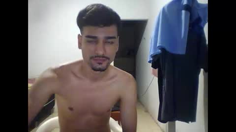 Snapshot of thiago22bk chatting on 11.21.25 thiago22bk online show from 11.21.25