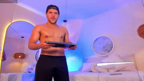 Thiago online show from 11.10.25