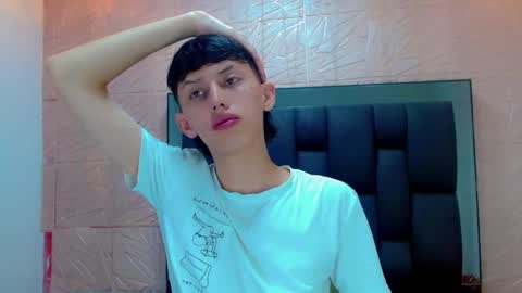 thiago_twink38 online show from 11.23.25
