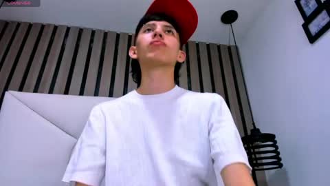 thiago_twink38 online show from 04.27.26