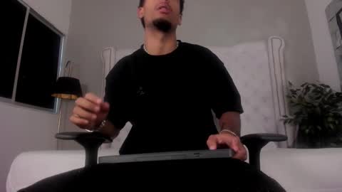 ThiagoFerreti online show from 10.23.25