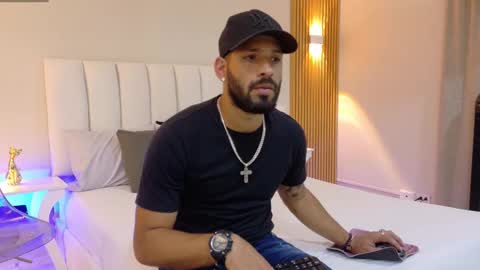 Thia Gomez online show from 02.23.26