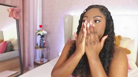 Snapshot of thianalopez chatting on 01.14.26 ThianaLopez online show from 01.14.26