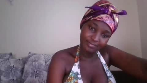 Snapshot of thick_eviey chatting on 12.08.24 love online show from 12.08.24