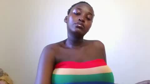 Snapshot of thick_eviey chatting on 12.31.24 love online show from 12.31.24