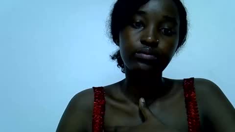 Snapshot of thick_eviey chatting on 09.19.25 love online show from 09.19.25