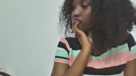 Snapshot of thick_eviey chatting on 10.02.25 love online show from 10.02.25