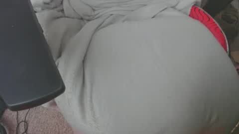 Snapshot of thickboylikestostroke chatting on 10.28.25 thickboylikestostroke online show from 10.28.25