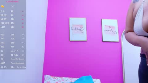 Snapshot of thickbrunnett chatting on 09.14.25 SOFIA online show from 09.14.25