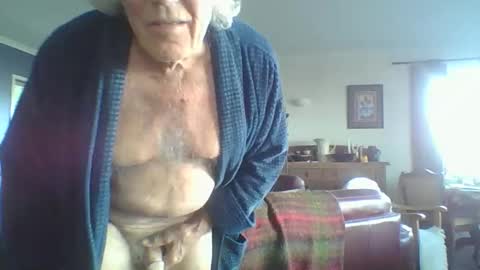 Snapshot of thickcockat71 chatting on 10.04.25 Thickcockat71 online show from 10.04.25