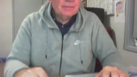 Snapshot of thickmelnik chatting on 12.28.24 James online show from 12.28.24