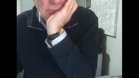 Snapshot of thickmelnik chatting on 07.10.26 James online show from 07.10.26