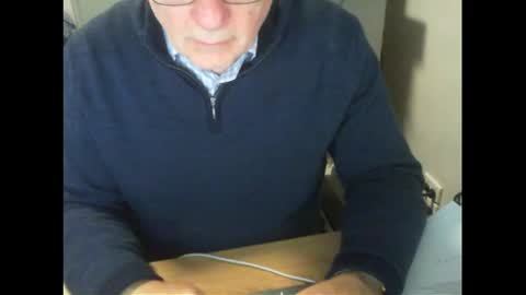 Snapshot of thickmelnik chatting on 08.07.26 James online show from 08.07.26