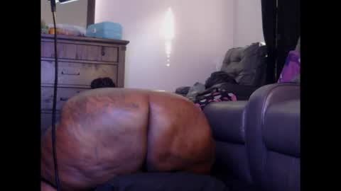 Snapshot of thickumzz41 chatting on 05.26.26 Thickumzz41 online show from 05.26.26