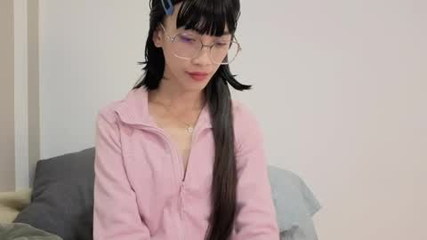 Snapshot of thifa2x chatting on 05.15.26 thifa2x online show from 05.15.26