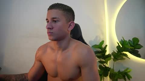 thin_tommy11 online show from 04.24.26
