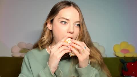 Snapshot of thisisamelia chatting on 12.27.24 Amelia shows on mondays fridays and sundays if anything changes im giving updates on my fansly online show from 12.27.24