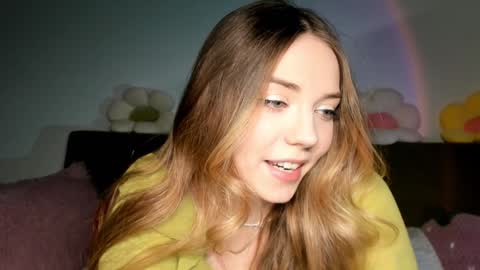 Snapshot of thisisamelia chatting on 01.12.25 Amelia shows on mondays fridays and sundays if anything changes im giving updates on my fansly online show from 01.12.25