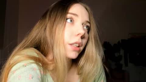 Snapshot of thisisamelia chatting on 02.28.25 Amelia shows on mondays fridays and sundays if anything changes im giving updates on my fansly online show from 02.28.25