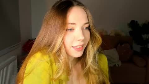 Snapshot of thisisamelia chatting on 03.03.25 Amelia shows on mondays fridays and sundays if anything changes im giving updates on my fansly online show from 03.03.25