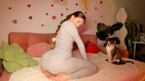 Snapshot of thisisamelia chatting on 09.26.25 Amelia shows on mondays fridays and sundays if anything changes im giving updates on my fansly online show from 09.26.25