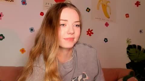 Snapshot of thisisamelia chatting on 10.24.25 Amelia shows on mondays fridays and sundays if anything changes im giving updates on my fansly online show from 10.24.25