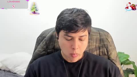 Snapshot of thom_ohtani chatting on 11.06.25 thom_ohtani online show from 11.06.25