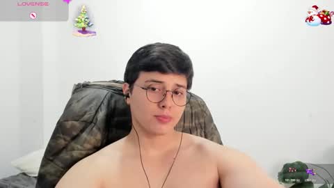 Snapshot of thom_ohtani chatting on 11.08.25 thom_ohtani online show from 11.08.25