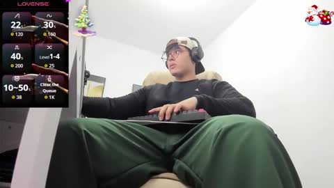 Snapshot of thom_ohtani chatting on 11.14.25 thom_ohtani online show from 11.14.25