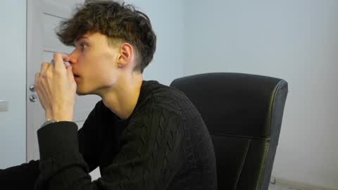 Snapshot of thomas_brons chatting on 05.20.26 THOMAS BRONS online show from 05.20.26