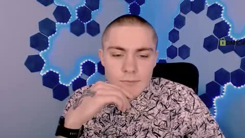 Snapshot of thomas_crow chatting on 11.21.25 thomas_crow online show from 11.21.25