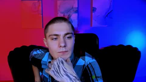 Snapshot of thomas_crow chatting on 11.28.25 thomas_crow online show from 11.28.25