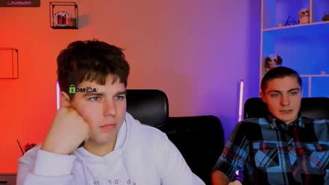 Snapshot of thomas_crow chatting on 12.16.25 thomas_crow online show from 12.16.25