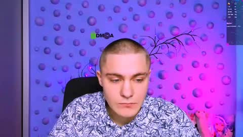 Snapshot of thomas_crow chatting on 12.19.25 thomas_crow online show from 12.19.25