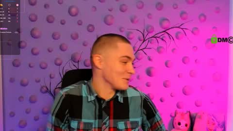 Snapshot of thomas_crow chatting on 12.22.25 thomas_crow online show from 12.22.25