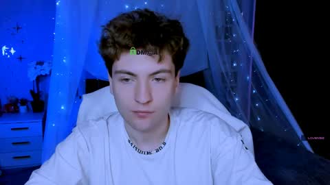 Snapshot of thomas_crow chatting on 03.27.26 thomas_crow online show from 03.27.26