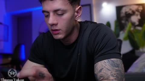 Thomas Falcon online show from 01.11.25