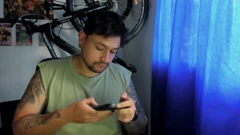 Snapshot of thomas_rol chatting on 11.25.25 Thomas online show from 11.25.25